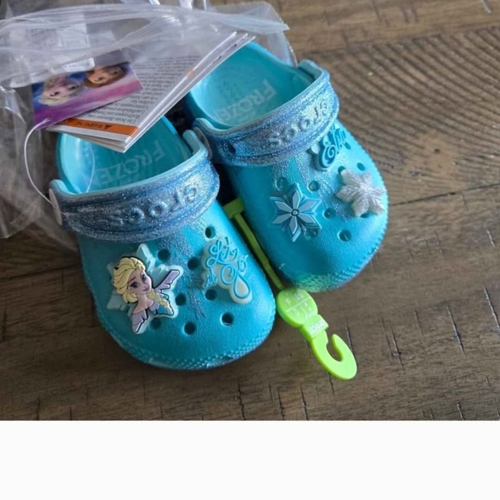 Frozen Crocs (C4)